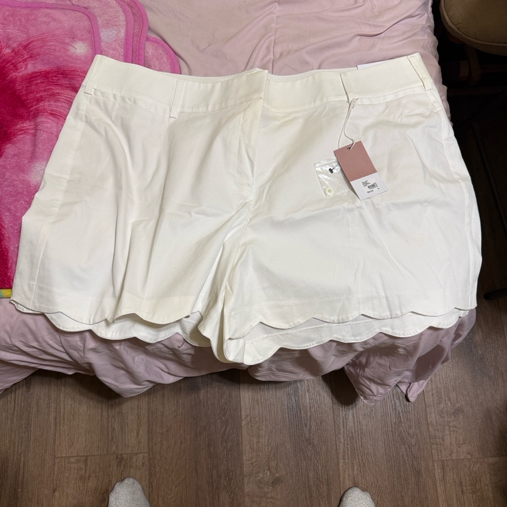 Torrid White High Waist Women's Shorts